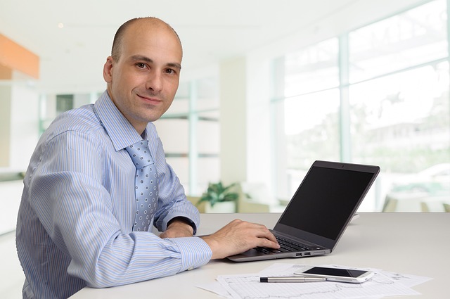 employee-handbooks-640x480-43192977.jpeg