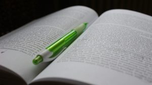scientific-books-and-textbooks-640x480-39594633.jpeg
