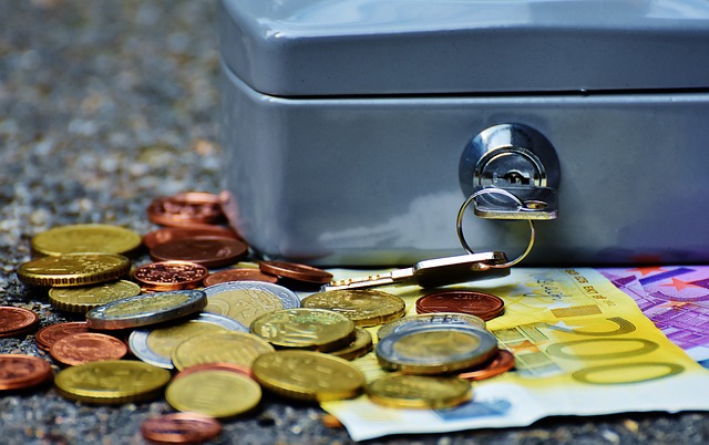 Navigating Global Finance: Accurate UK Translation Services for Cash Management and Treasury Reports