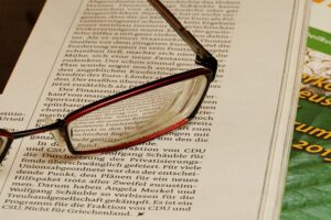 corporate-bylaws-and-articles-of-incorpo-640x480-25250306.jpeg