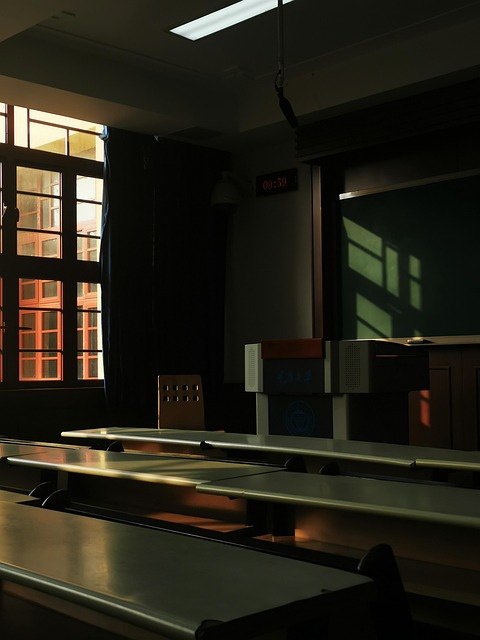 lecture-notes-and-teaching-materials-640x480-20999789.jpeg