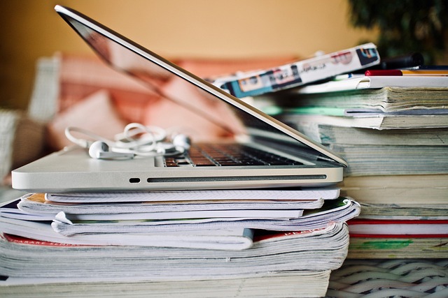 training-manuals-and-e-learning-material-640x480-77284595.jpeg